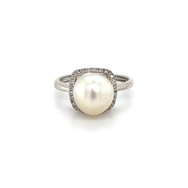 Women’s yellow gold engagement rings-ESTATE 18KW Gold Pearl Ring With Diamond Halo