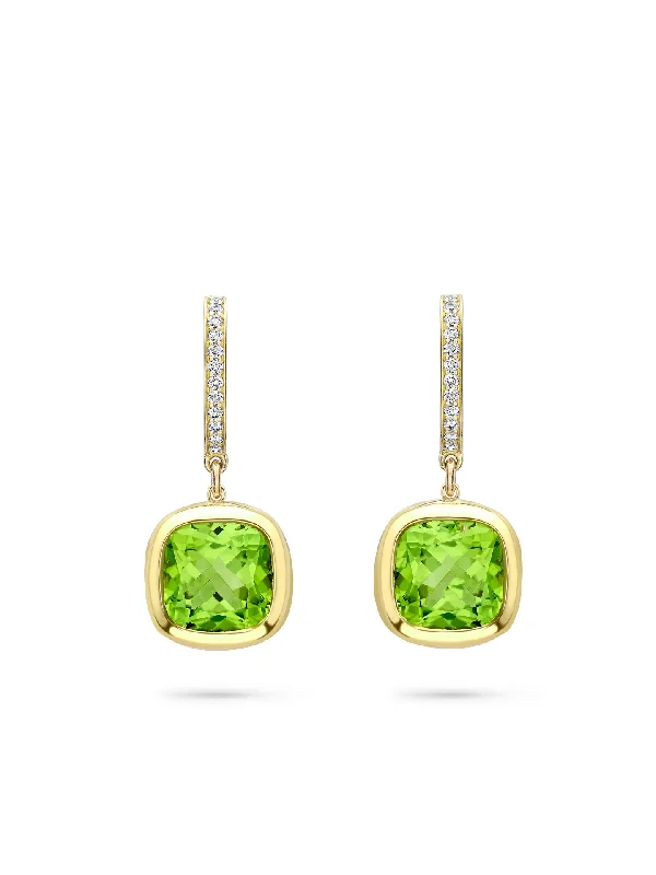 Women’s gold hoop earrings-Florentine Dolce Vita Cushion Peridot Yellow Gold Earrings