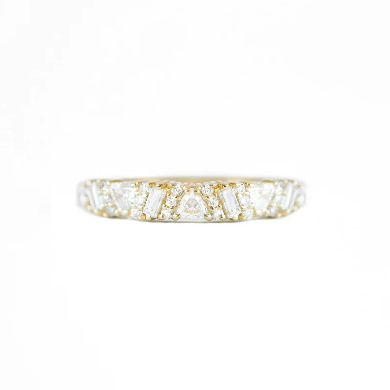 Women’s sustainable engagement rings-Trillion Diamond Mosaic Confetti Band