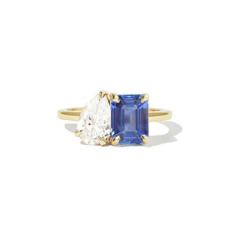 Women’s heart-shaped engagement rings-Sapphire Emerald & Pear Diamond Toi et Moi Ring