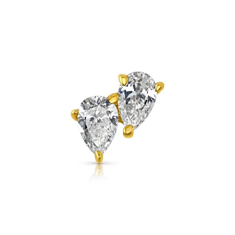 Women’s intricate engagement rings-SINGLE TWIN DIAMONDS FLAT BACK STUD, 14kt Gold