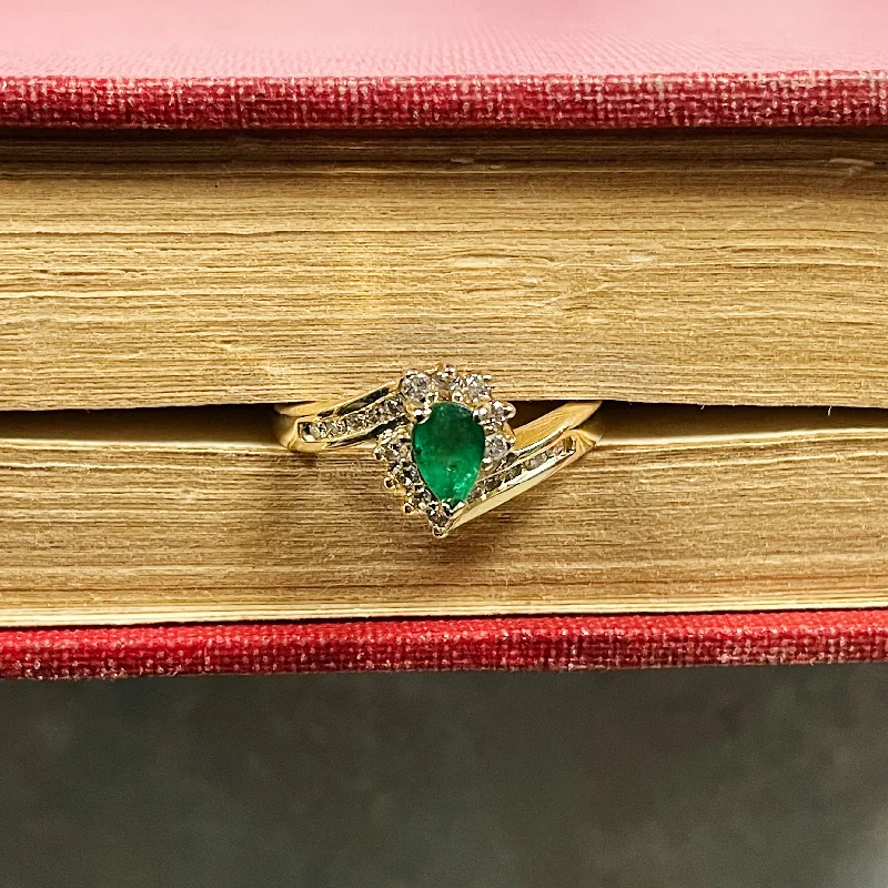 Women’s radiant-cut solitaire engagement rings-ESTATE 14K YELLOW GOLD DIAMOND AND PEAR-SHAPED EMERALD RING