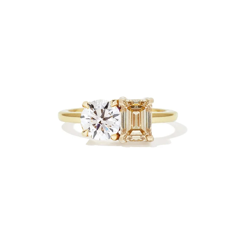 Women’s classic engagement rings-Champagne & Round Diamond Toi et Moi Ring